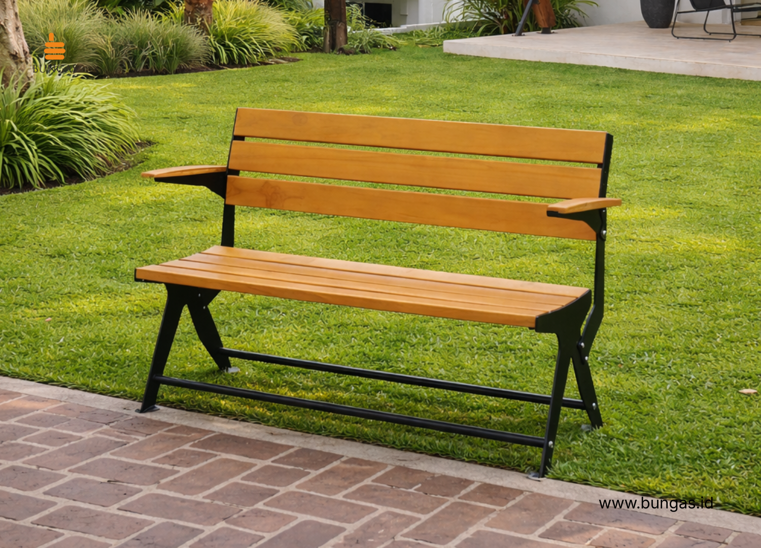 Read more about the article Produsen Bangku Taman Kayu Jati No. 1 di Indonesia