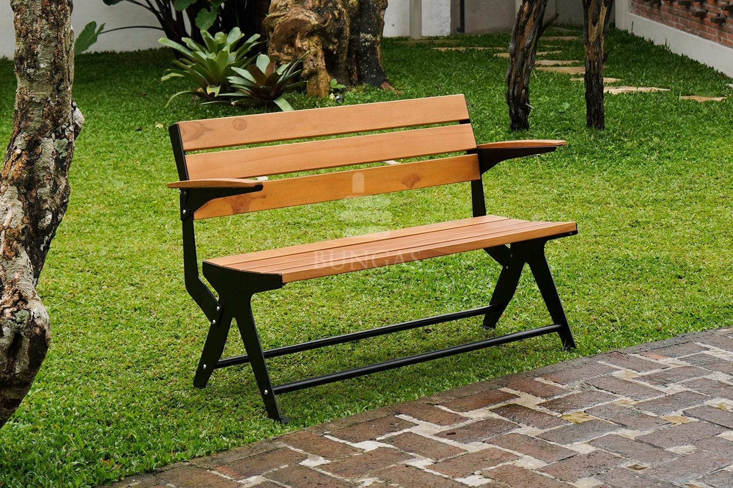 Kursi Taman Kayu Jati