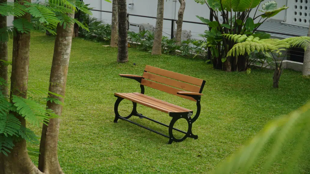 Kursi Taman Bungas seri Mandala