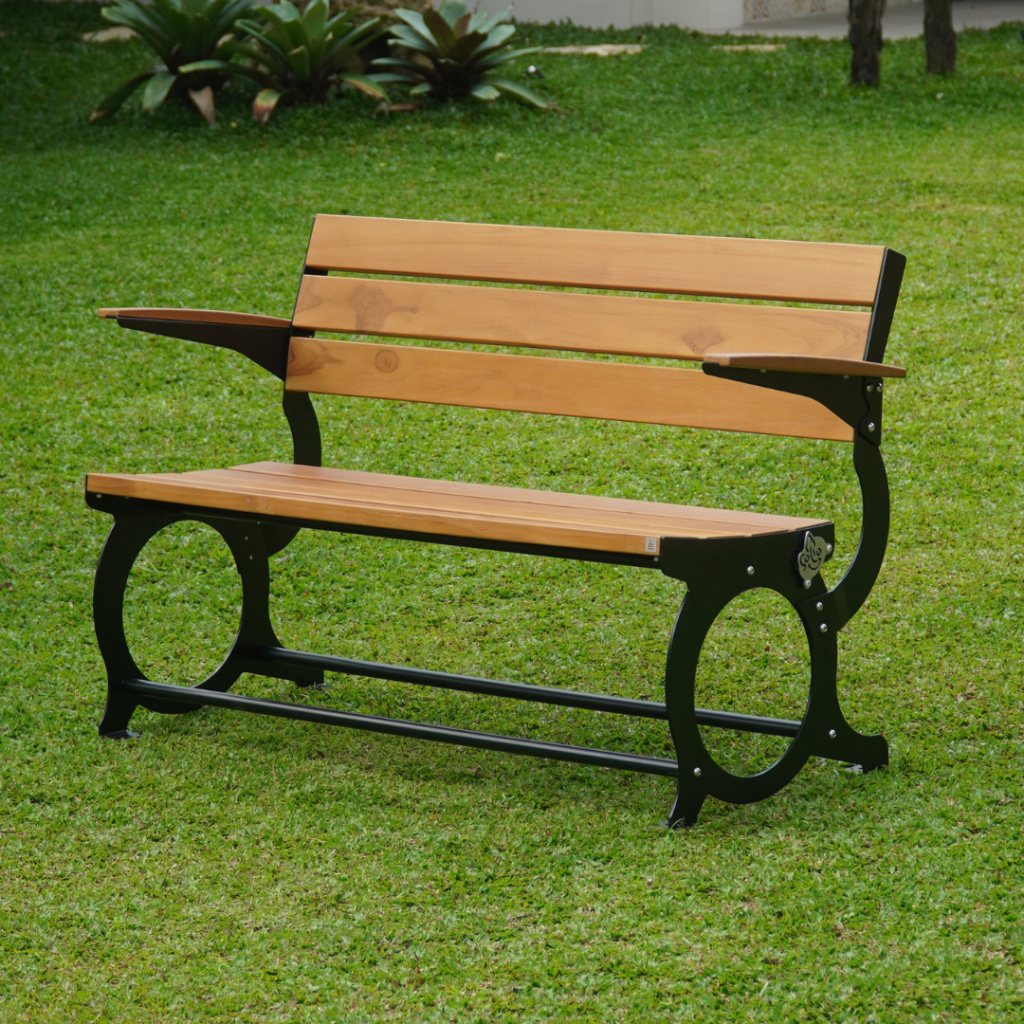 Kursi Taman Outdoor